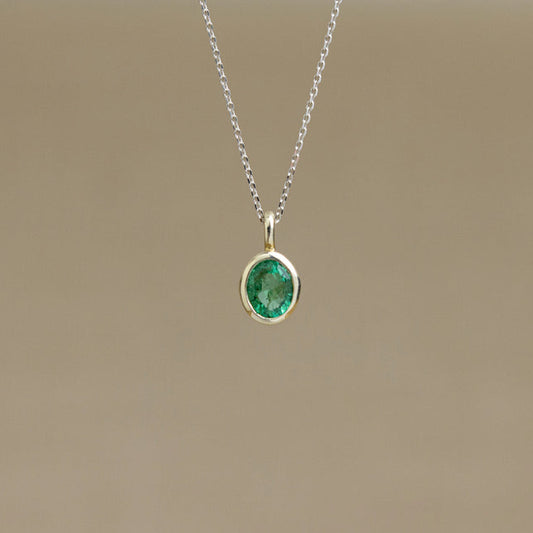 Emerald & White Gold Necklace